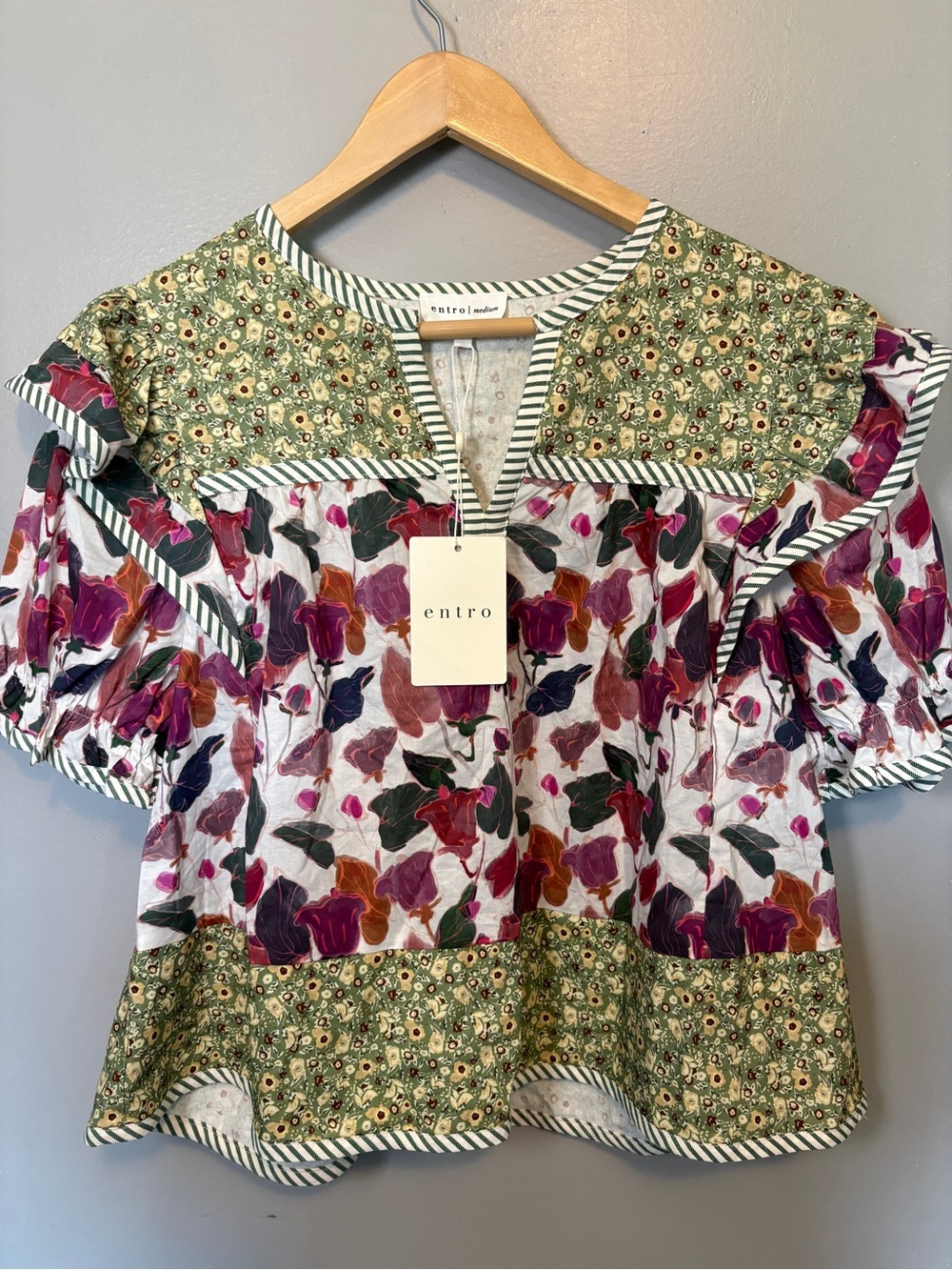 Entro Floral Patchwork Short Sleeve Top Medium